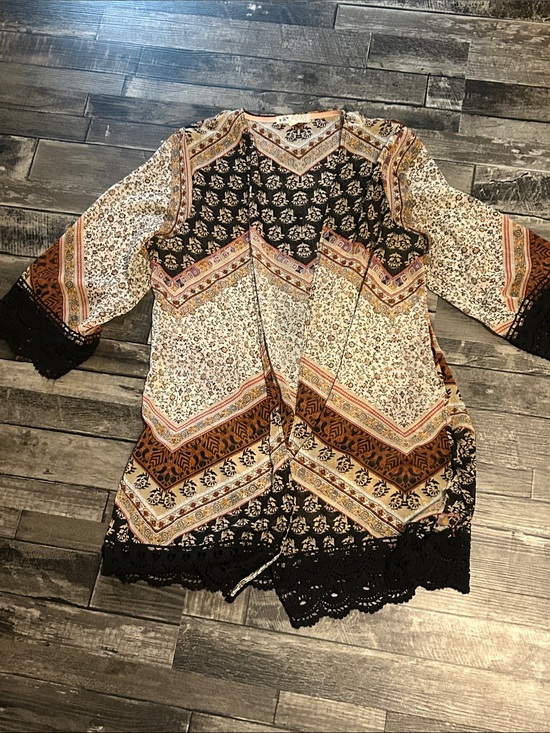 Jolt Tops - Jolt Boho Floral Patchwork kimono in Black, Tan, Cream
